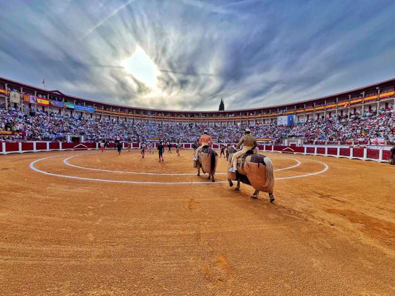 Ortega, Roca Rey, Talavante, Emilio de Justo, Marco Pérez, la alternativa de Julio Méndez, en la feria de Cáceres