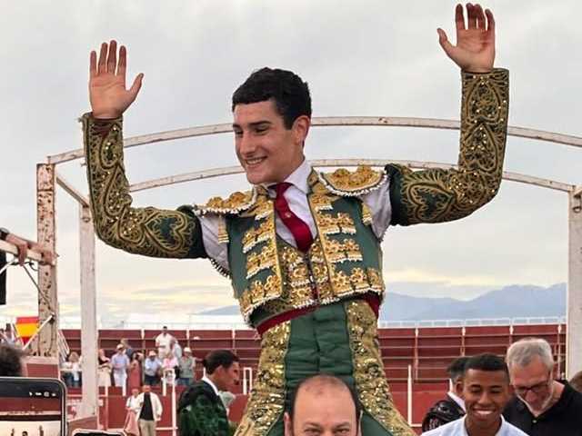David Gutiérrez puerta grande en Talayuela (Cáceres)