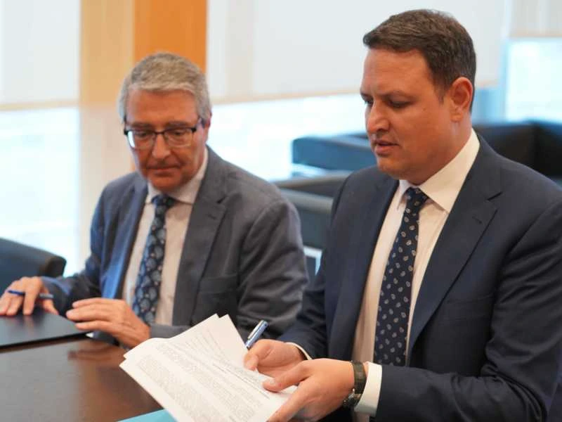 Tauroemoción firma el contrato para la gestion taurina de La Malagueta durante los próximos 5 años