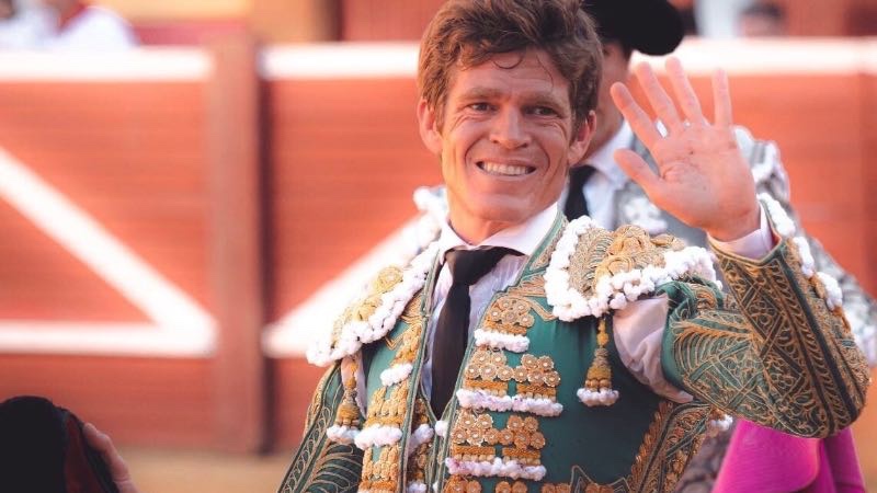 Borja Jiménez abre la Puerta Grande de Tudela tras una rotunda tarde ante los Toros del Ojailén