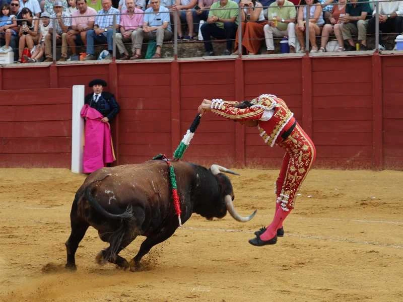 Ferrera, El Fandi y Escribano, puerta grande en Azuaga con cuatro, dos y tres orejas respectivamente