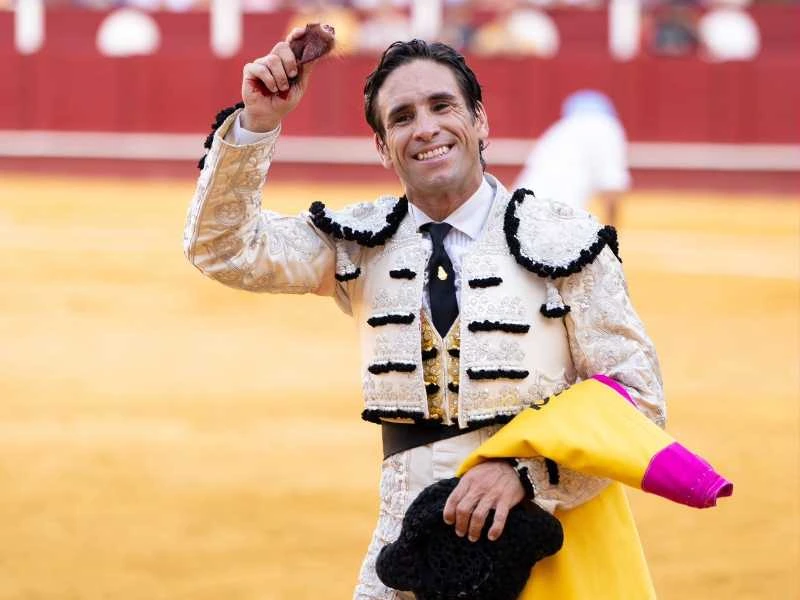 Aromas de despedida y valor en la victoria de David Galán en Málaga