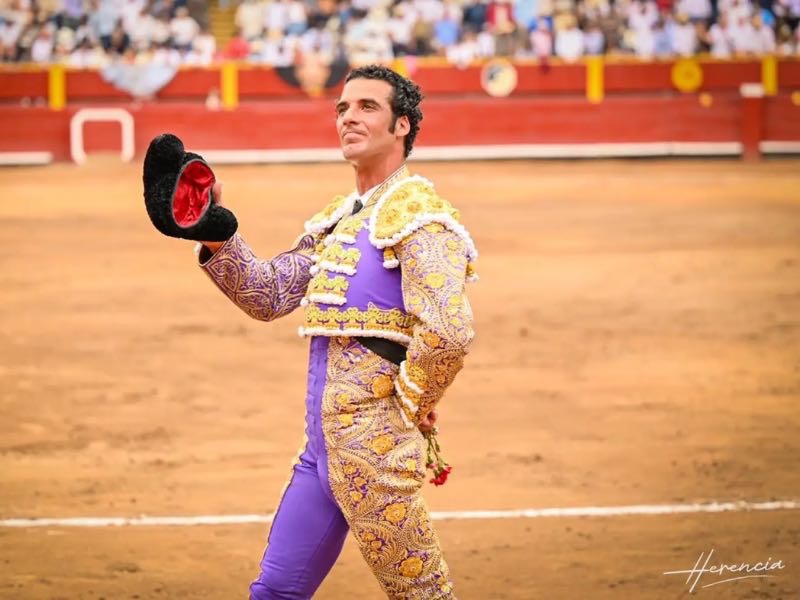 Morenito de Aranda, entrega en una tarde de exigencia y emoción con el debut de Victorino Martín en Acho